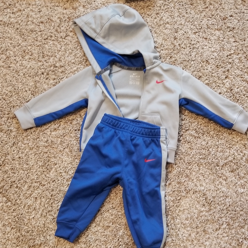Nike boys 12months track suit